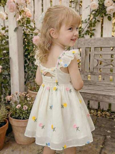 SHEIN This Single-Piece Baby Girls Casual, Simple, And Cute Sleeveless Dress With An All-Over Floral Print Is Suitable For Birthday Parties, Evening Parties, Performances, Weddings, Baptisms, Opening Ceremonies, Everyday Wear, School, Outings, And Autumn/Winter Seasons. Elegant Baby Dress Daisy Dress Baby Flower Dress Baby Girl Clothes Dress