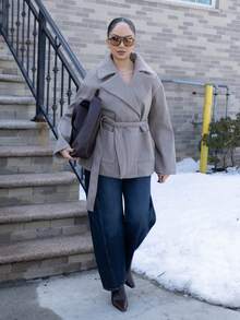 Melissa Matos 秋季女装，女士加厚卡其色翻领口袋宽松大衣，适合秋冬季节穿着。 - 卡其色 - 查看 5