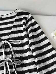 SHEIN LUNE Áo thun nữ dệt kim cotton kẻ sọc, tay loe, buộc dây phía trước, màu đen trắng. - Đen và trắng - Xem 7