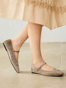 MOTF Sepatu flat wanita retro elegan berbahan beludru bordir dengan gesper yang dapat disesuaikan, cocok untuk Hari Valentine. - Aprikot flanel - View 2