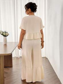SHEIN Frenchy 大码休闲纯色荷叶边衬衫和裤子两件套 - 杏色 - 查看 3