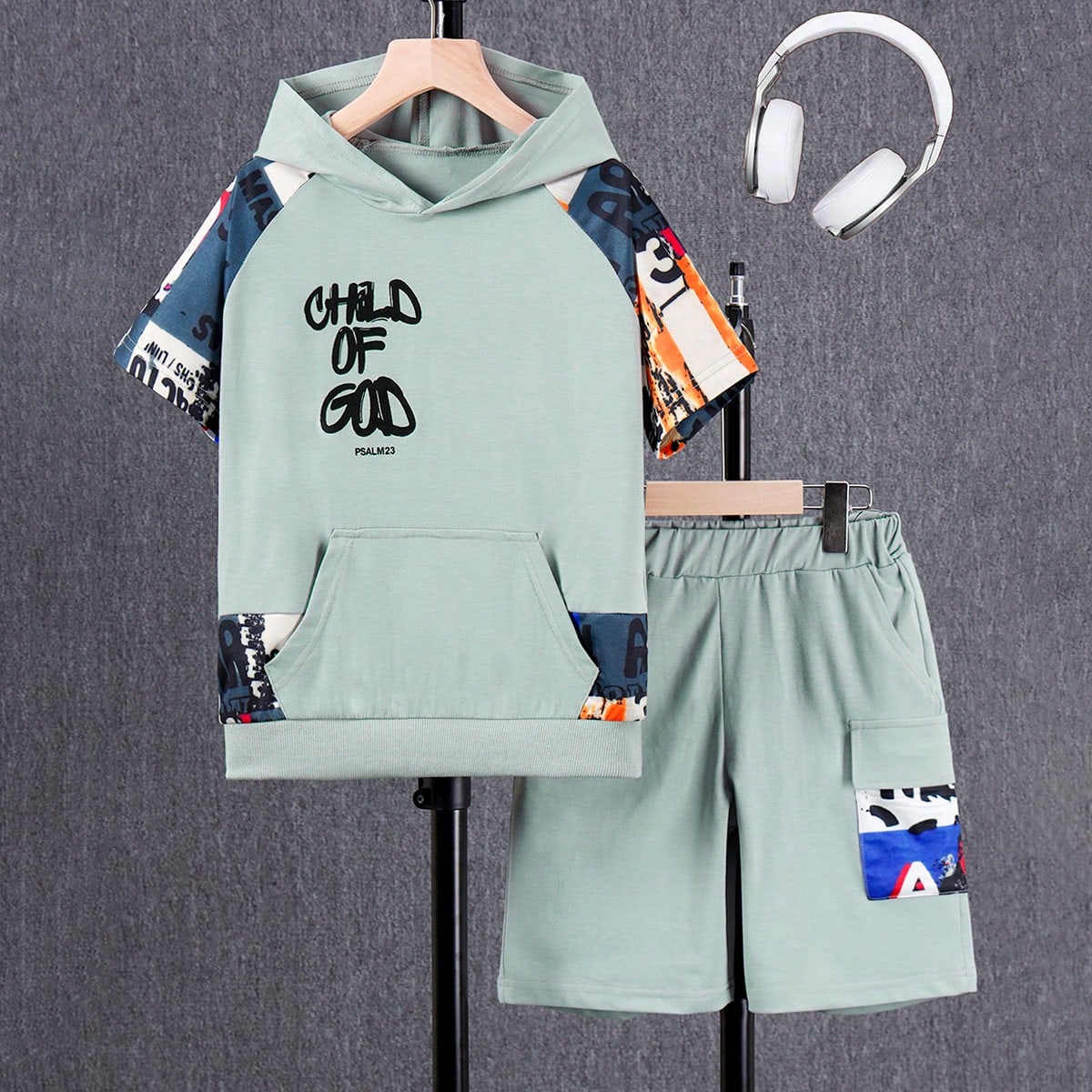 Set de sudadera con capucha y pantalones cortos con estampado de bloques de color para niño preadolescente