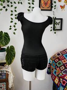 Sunspun 大码女式露肩深V领黑色刺绣饰边修身休闲百搭夏季T恤 - 黑色 - 查看 2