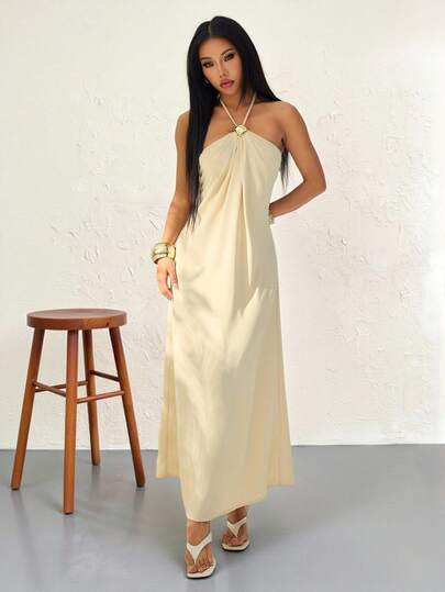 SHEIN PETITE 新款香槟色露背褶皱简约长款吊带连衣裙，饰有金属球，宽松版型，修身剪裁，波西米亚风女装