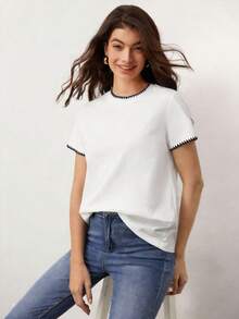SHEIN BASICS 100%纯棉刺绣基础款休闲运动纯色圆领短袖T恤，适合夏季户外、健身、街头风、时尚、音乐节、海滩、派对、婚礼、生日等场合。 - 白色 - 查看 8