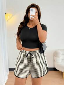 Easura 大码女式黑白条纹休闲抽绳褶皱短裤，适合居家休闲、海滩度假和日常穿着 - 黑與白 - 查看 3