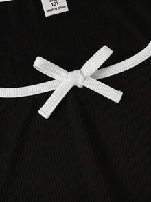 SHEIN 2件組青少年女孩休閒舒適對比條紋蝴蝶結裝飾U領抓皺短袖T恤，可愛女孩上衣 - 黑與白 - 查看 5