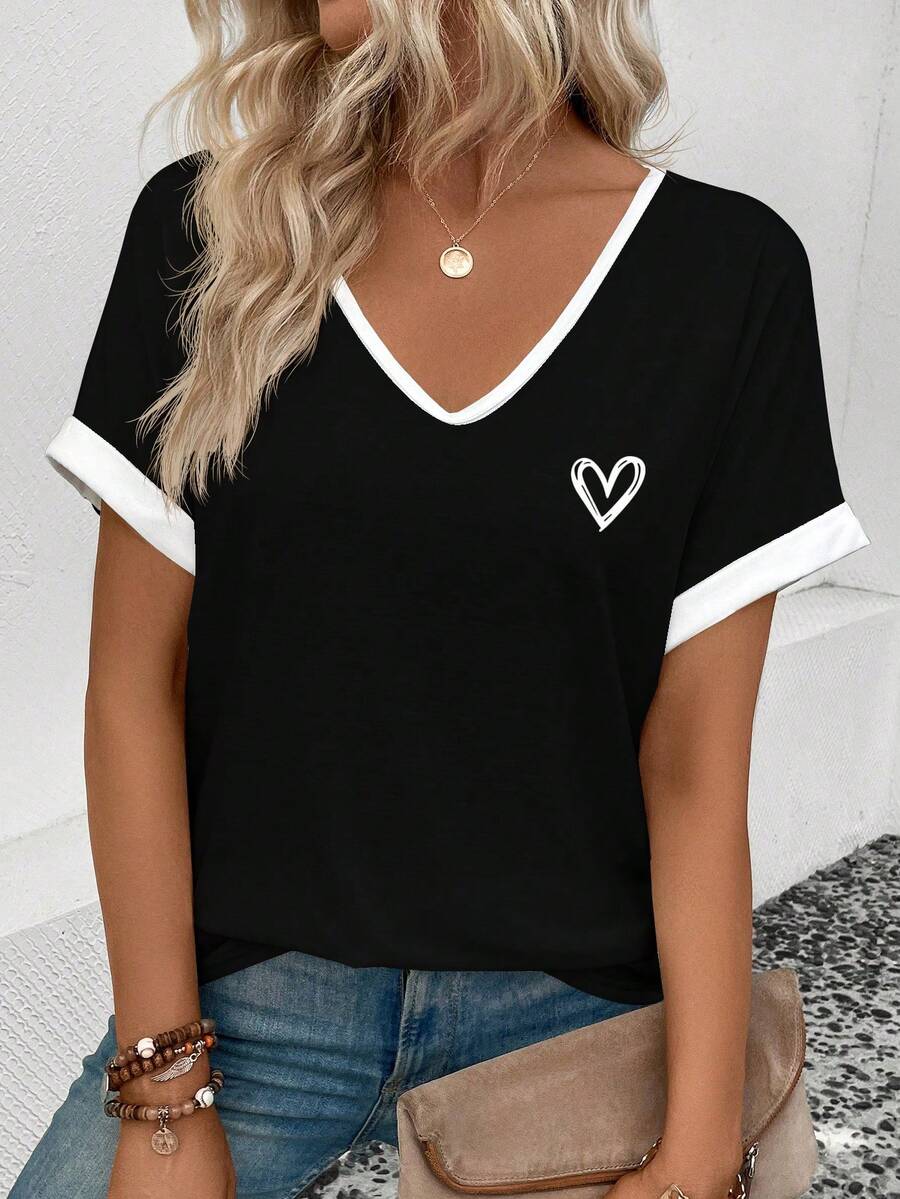 Nova camiseta feminina casual de manga curta com estampa de coração e decote em V. - Preto - Ver 1