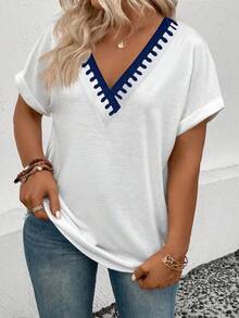 EMERY ROSE Women's Casual V-Neck Colorblock Floral Print Short Sleeve Curved Hem Basic Plus Size T-Shirt - White - View 4