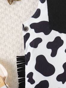 SHEIN Perso Play 两件套幼儿男童西部牛仔休闲百搭可爱西部牧场图案印花口袋连体裤，饰有流苏，搭配红色头巾和无遮阳西部牛仔帽 - 彩色 - 查看 6