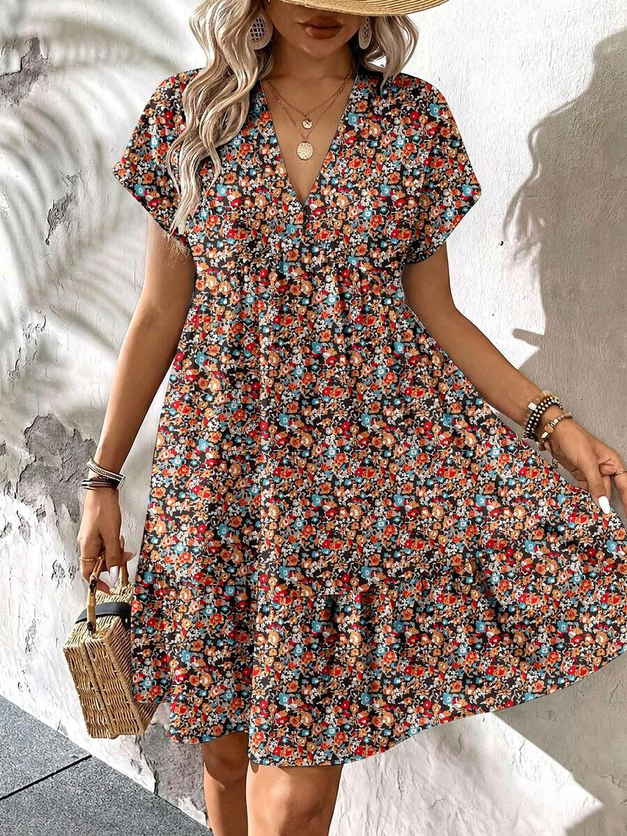 SHEIN LUNE 大码女式短袖碎花度假连衣裙 - 彩色 - 查看 1