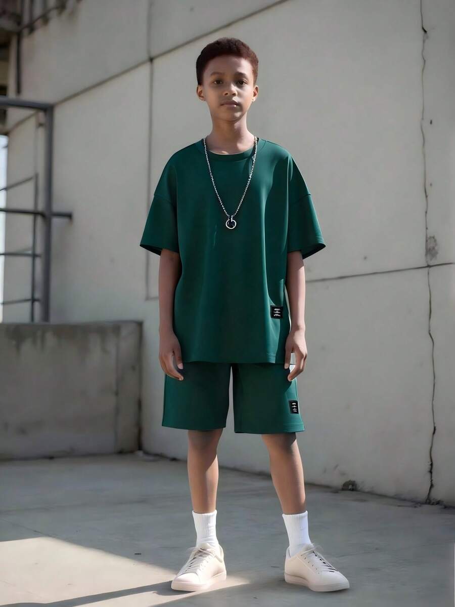 SHEIN 2pcs Tween Boy Crew Neck Graphic Tee And Shorts Casual Daily Outfit - Dark Green - View 1