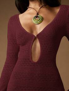 MISSGUIDED Vestido mini de punto de manga larga con escote en V profundo y silueta ajustada, con abertura en el cuello, para uso en fiestas de otoño e invierno - Burdeos - Ver 4