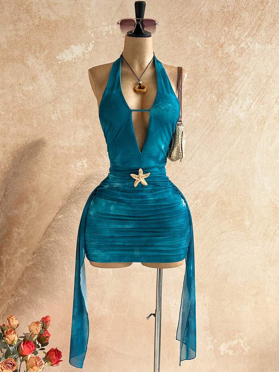 Soleia 女士金属装饰露背系带褶皱优雅收腰中长连衣裙,适合派对和外出穿着 - 藍色 - 查看 1
