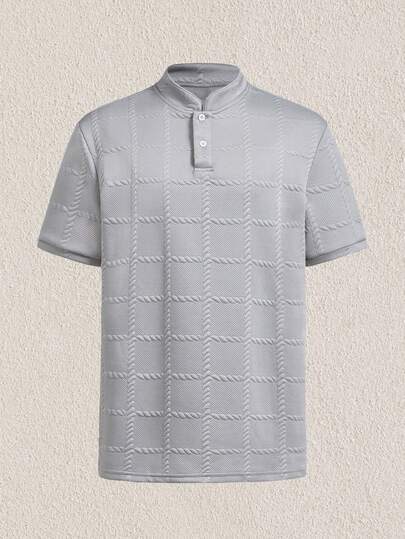 Mercer Haus 男士休闲纯色纹理立领 Polo 衫，适合夏季在夏威夷热带地区度假穿着。