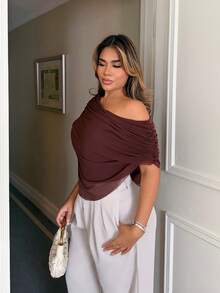 Maria Perezxox Bodysuit Elegan Pas Badan Berkerut Model Bahu Terbuka Warna Cokelat/Kopi Polos Musim Gugur/Dingin, Bodysuit Ramping Anggun yang Pas di Badan, Atasan Berlipit - Coklat - View 3