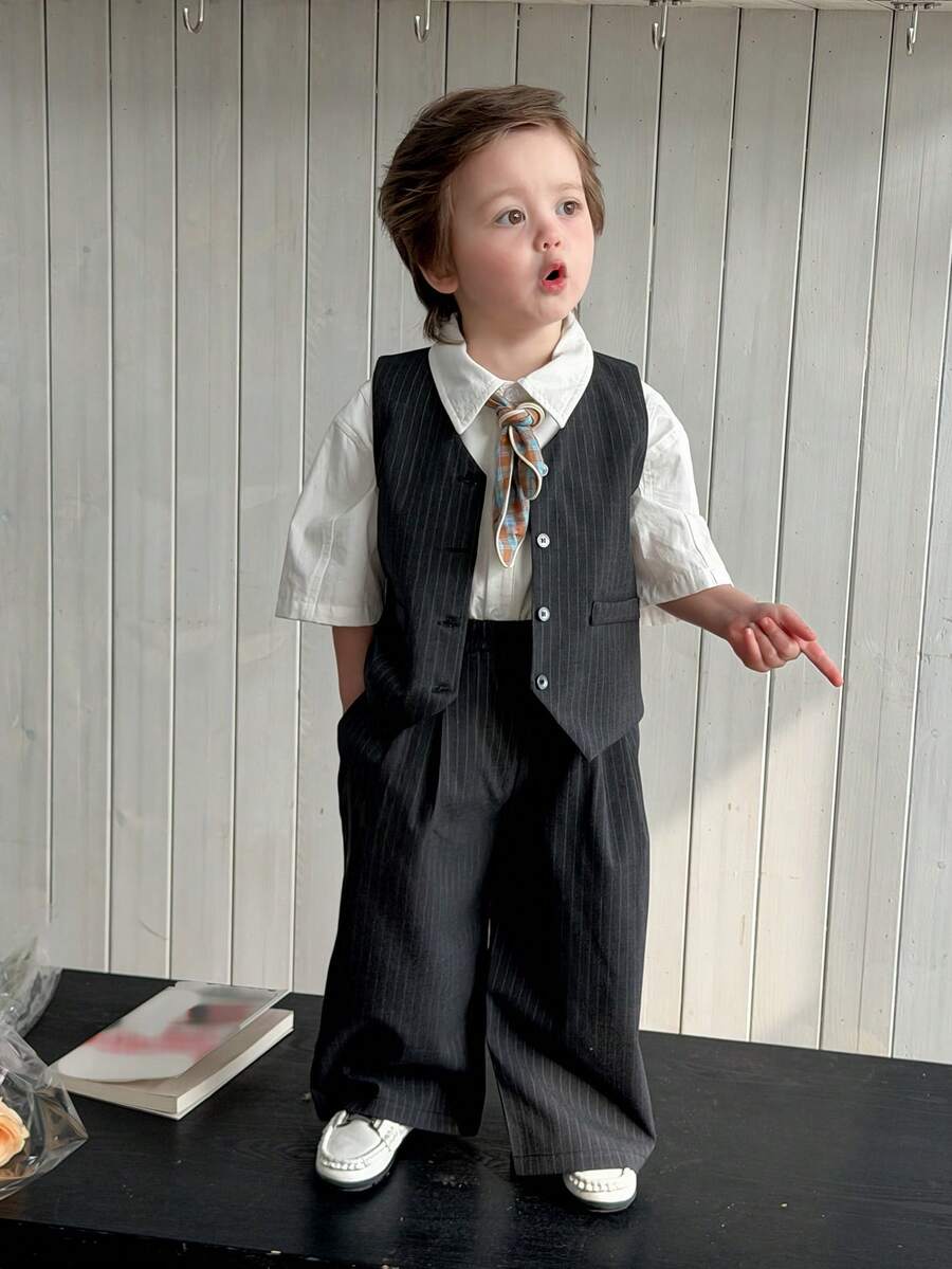 Dazy Kids Bộ 2 món áo ba lỗ kẻ sọc và quần ống rộng cho bé trai. - Xám - Xem 1
