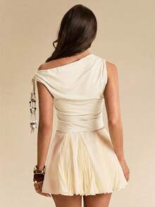 SHEIN BAE Áo kiểu ôm sát màu nâu, vạt áo bất đối xứng, đính cườm và tua rua, thích hợp cho kỳ nghỉ. - Màu be - Xem 2