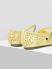 MOTF ZAPATOS TIPO MARY JANE PARA MUJER CON TACÓN CUADRADO HUECO ADORNADO CON CRISTALES ESTILO RETRO, TRANSPIRABLES Y CÓMODOS PARA USO CASUAL Y ELEGANTE, TIPO MOCASÍN DE FÁCIL PUESTA - Amarillo ganso - Ver 7