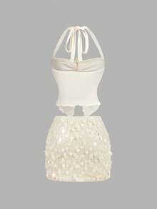SHEIN MOD Bộ đồ thời trang nữ gồm áo tank top cổ yếm xẻ tà xếp ly và chân váy ngắn đính sequin. - Màu be - Xem 4