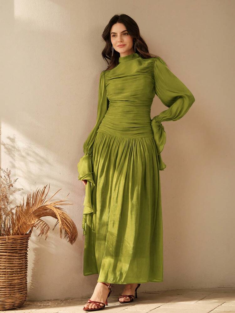 Women's Long Dress With Pleated Design, Elegant And Fashionable Formal Gown