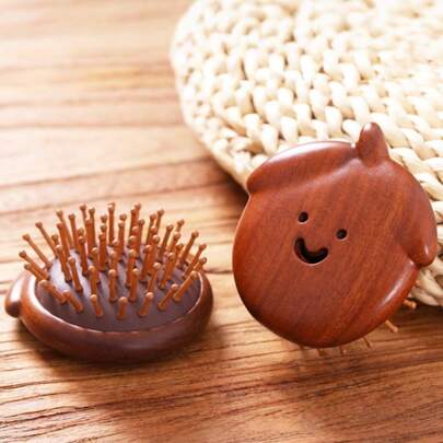 Madebyblanc 1支檀香木气垫梳，具有顺发、蓬松、头皮按摩、防静电、抚平毛躁、圆头梳齿、刺激毛囊等功能，便携旅行装，适合家庭沙龙日常使用，男女通用，是日常护理和放松的理想之选。