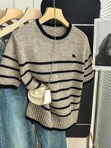 SHEIN EZwear 女士针织纯色超人气小众学院风品牌，潮流小熊系列，超萌圆领短袖，适合春夏穿着 - 彩色 - 查看 3