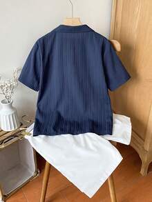 Set de 2 piezas de camisa de tela texturizada casual y pantalones cortos blancos para niños adolescentes, moda minimalista adecuada para uso diario, ir al trabajo, vacaciones - Multicolor - Ver 2