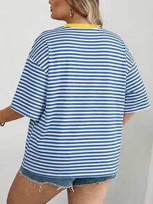 SHEIN CURVE+ 大码曲线/校园服/返校服/返校季大号条纹休闲简约大码T恤，适合夏季穿着，带口袋 - 淺藍色 - 查看 2