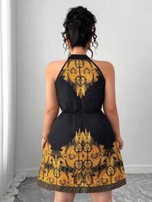 Mono de verano de talla grande para mujer con estampado de batik negro y dorado.Diseño estilizador y retro con cuello halter.Adecuado para: atuendos de viaje con temática del sudeste asiático, fiestas/reuniones, vacaciones y ocio, actuaciones culturales/shows, restaurantes especializados/puestos de costumbres populares - Multicolor - Ver 2