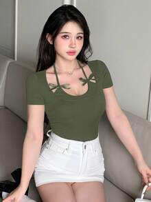 DAZY 女士夏季露背蝴蝶结装饰性感休闲修身短袖T恤 - 軍綠色 - 查看 5