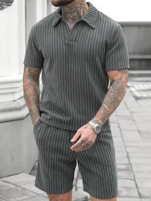 Manfinity CasualCool 男士两件套，柔软提花面料短袖 Polo 衫搭配抽绳松紧腰短裤，适合休闲、派对、聚会、运动、办公、春秋季穿着，时尚武士风格设计，自用或送礼皆宜。 - 深灰色 - 查看 4