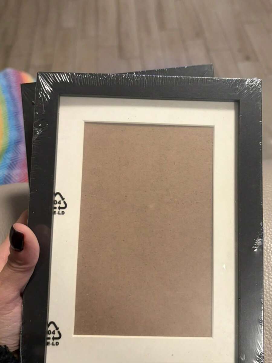 SHEIN Bộ 3 khung ảnh gỗ để bàn và treo tường, kích thước 10x15, 13x18, 15x20, 20x25 inch, thích hợp để trưng bày trên bàn hoặc treo tường, làm quà tặng kỷ niệm. - màu đen - Xem 1