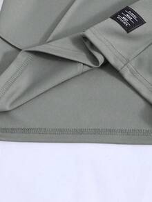 SHEIN Mirajuku 2件套青少年男童夏季休闲短袖T恤和短裤套装 - 灰色 - 查看 3