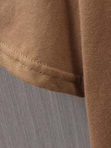 Manfinity LEGND 大码男士印花落肩短袖T恤，外出街头服饰 - 棕色 - 查看 4