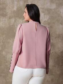 Juhart Áo kiểu nữ cỡ lớn thanh lịch, dễ thương, ngọt ngào màu hồng san hô, cổ cao giả, thiết kế đường chéo, lưng hở, cổ tay áo cài cúc hình nấm, một hàng cúc đen trang trí, tay phồng dài, dáng rộng, tôn dáng, thích hợp cho mùa xuân/thu. - Màu Hồng  San hô - Xem 3