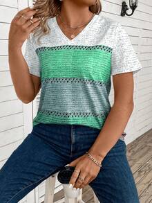 EMERY ROSE Plus Size Women's Contrast Color V-Neck Short Sleeve T-Shirt Graphic Tees Women Tops - Multicolor - View 4
