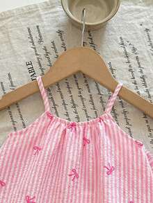 SHEIN LMoss Kids 可爱甜美碎花印花短袖上衣和松紧腰短裤套装，女婴两件套，粉色条纹蝴蝶结女婴夏季套装，女婴裤装套装，无袖上衣和裤子套装，女婴夏季套装，女婴休闲装，粉色条纹蝴蝶结套装，女童夏季搭配套装，女童春季服装，女婴夏季服装 - 彩色 - 查看 7