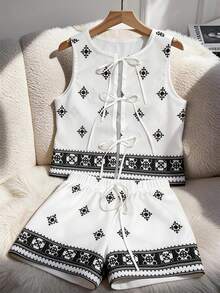 Breezaya Conjunto de 2 piezas de verano bohemio para vacaciones de mujer, top sin mangas con estampado floral bordado falso en blanco y negro con lazo delantero & shorts de cintura elástica - Blanco - Ver 6