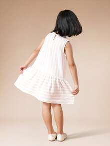 SUMWON 女童无袖粉色条纹低腰蝴蝶结连衣裙，圆领和荷叶边下摆，适合春季休闲穿着 - 淺粉色 - 查看 2