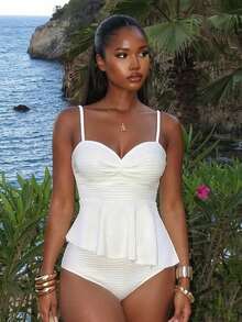 Vaytide 夏季海灘不對稱紋路荷葉邊背心上衣和打結側面泳裝底部套裝 - 白色 - 查看 1