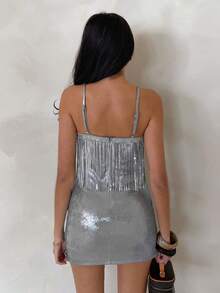 SHEIN Glamour Nuevo vestido de tirantes con escote en V y cremallera con borlas en la espalda, de estilo sexy y elegante. Adecuado para fiestas rave y ocasiones de ajuste ceñido. (Estilo de mujer) - Plateado - Ver 7