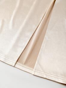 SHEIN Franclia 早春香槟金光泽连衣裙 - V 领插肩袖廓形，交叉扭结腰身搭配金属扣饰，中长侧开衩修身裙：鸡尾酒会、约会之夜和优雅通勤的奢华之选 - 杏色 - 查看 3