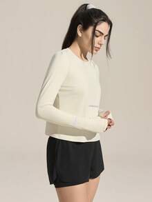 SHEIN Sports 女士反光撞色拼接拇指孔高弹力运动户外T恤 - 杏色 - 查看 5