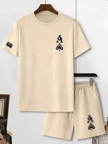 Manfinity Homme Bộ 2 món đồ nam, áo thun và quần short in hình trái tim và chữ, thích hợp mặc mùa hè. - Màu Khaki - Xem 2