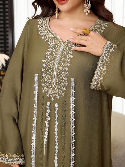 Al Najma Plus Size Women Elegant Embroidered Arabic Style Dress