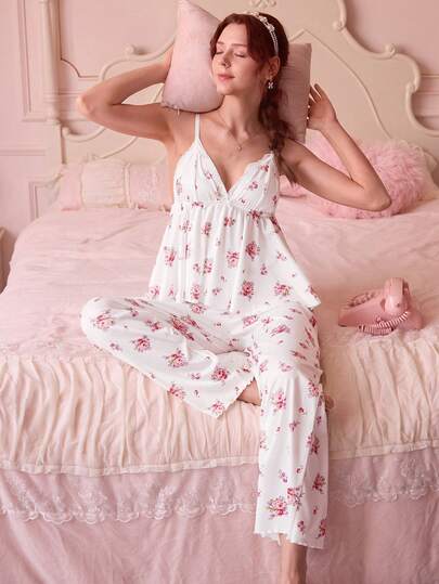 蕾丝拼布 V 领碎花吊带背心和裤子睡衣套装