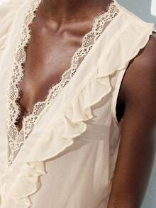 Maija 女士深V领荷叶边休闲百搭日常上衣 - 杏色 - 查看 5