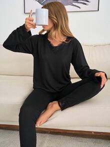 Loomlin 2pcs Cotton V Neck Lace Detail Homewear Set - Black - View 6