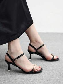 CUCCOO BIZCHIC 女款夏季新款金屬帶飾方頭露趾細高跟時尚通勤黑色PU皮革高跟涼鞋 適合約會戶外 - 黑色1 - 查看 4